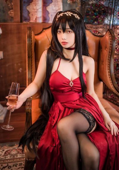 白嫩丰满大乳美女挤奶_电影免费国语