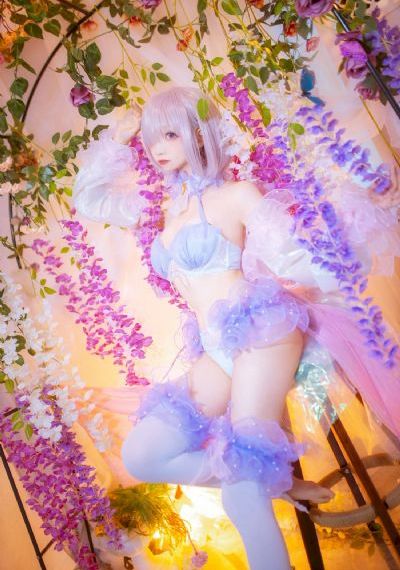 打扑克牌剧烈运动的视频不盖被子_4K免费在线播放