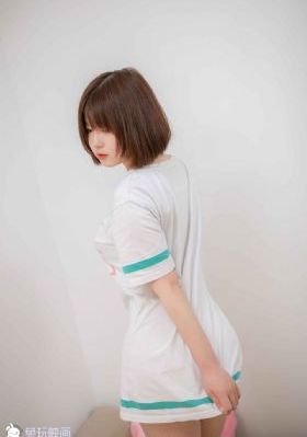 裸体丰满白嫩大屁股_1080在线观看电视